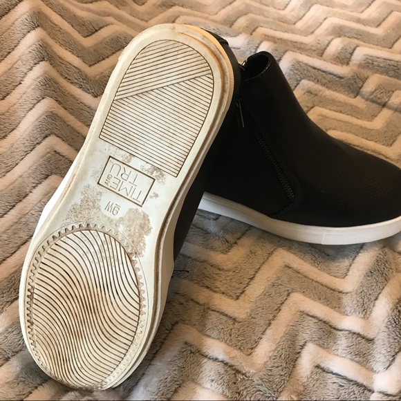 Time & Tru ankle sneakers - Picture 6 of 6